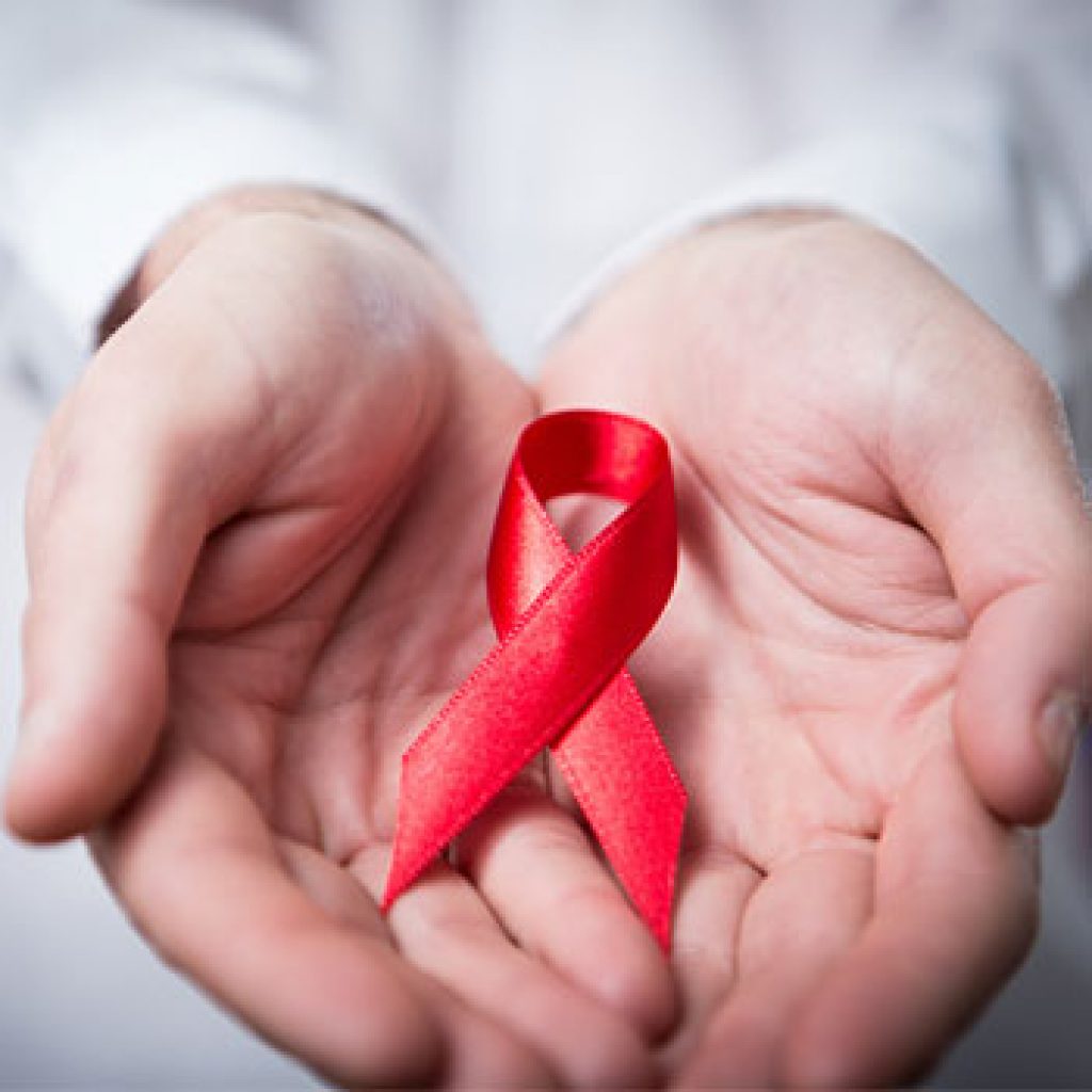 HIV: 4 mila nuove infezioni ogni anno. Necessaria informazione e prevenzione.