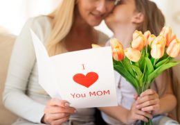 Festa della Mamma: dai regali più originali a quelli più classici, ci sono opzioni per tutte le tasche e per tutti i gusti!