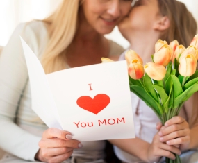 Festa della Mamma: dai regali più originali a quelli più classici, ci sono opzioni per tutte le tasche e per tutti i gusti!