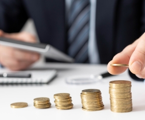 Prezzi: l’inflazione ad aprile si attesta al +1,9%, ma il carrello della spesa vola al +2,6%.