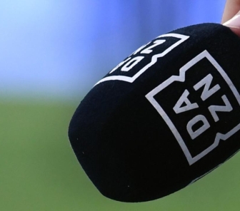 Dazn: ancora una volta la piattaforma approfitta della propria posizione dominante sul mercato per applicare gli ennesimi aumenti.