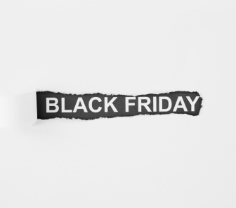 Black Friday: il 42% delle famiglie approfitterà degli sconti, cresce anche la spesa: si anticipano i regali di Natale.