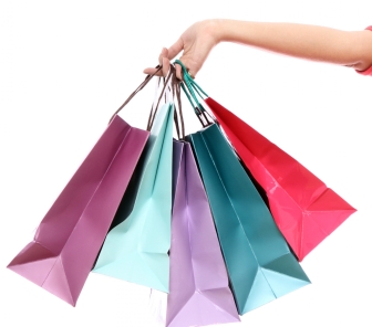 Saldi: il 27% delle famiglie approfitterà dei saldi invernali, con una spesa media inferiore del 4,9% rispetto al 2023.